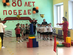 «Ура Победе!»