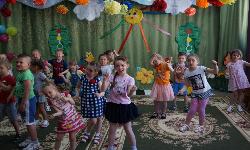 Тематический досуг "Путешествие в страну дорожных знаков"