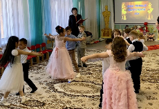«Прощайте, игрушки! Мы взрослыми стали»