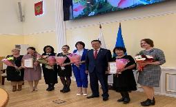 Поздравляем замечательного педагога с достойной наградой