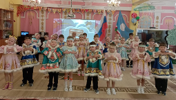 Земля бескрайняя, озёра синие!