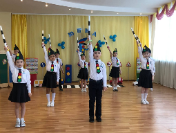 Праздник дорожной безопасности «Светофорчик» в детском саду № 22 «Василек»