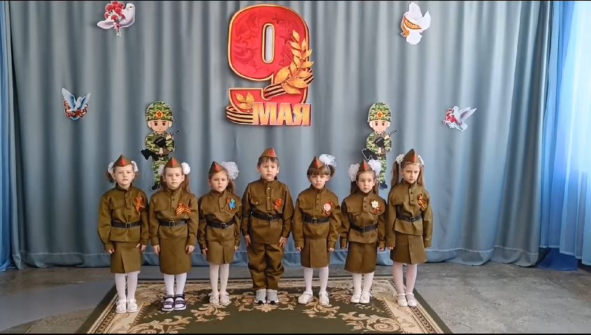 2. фото вокал дс 51 парад победы_Moment.jpg