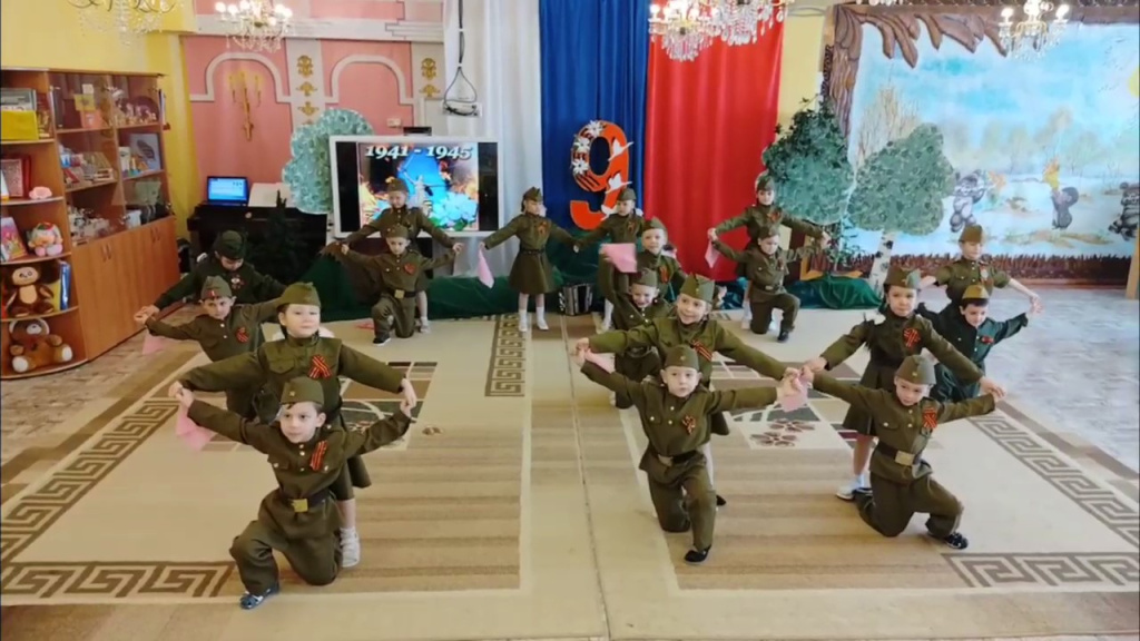 2. фото хореография 47 катюша_Moment.jpg