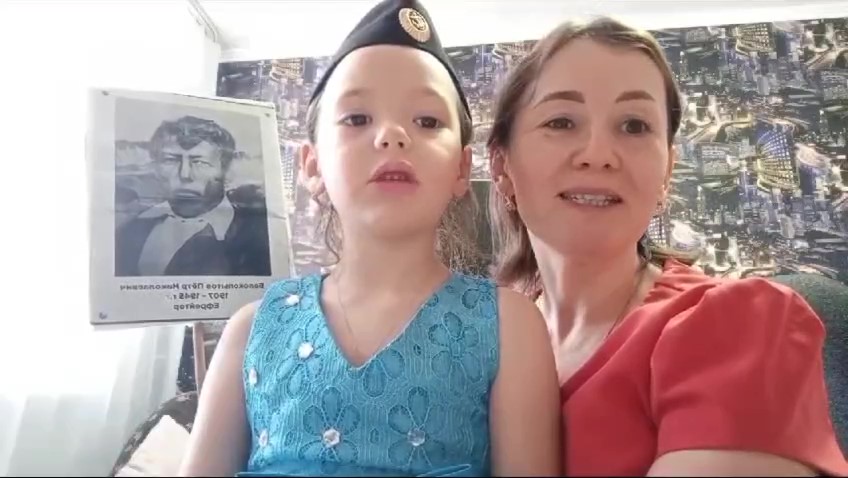 фото семейное дс 50 десятый наш десантный батальон_Moment.jpg